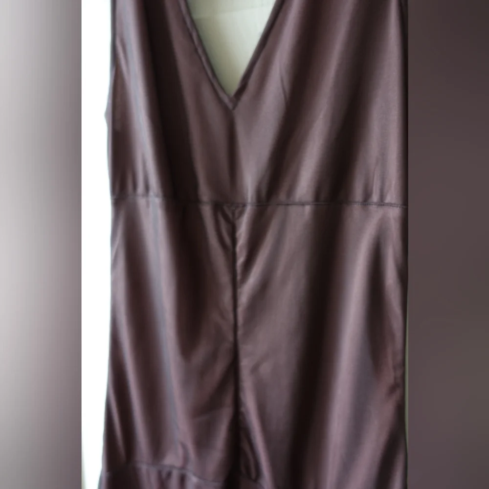 RW&CO. Y2k Sexy Lace Deep Plum V-Neck Midi Dress - Picture 10 of 13